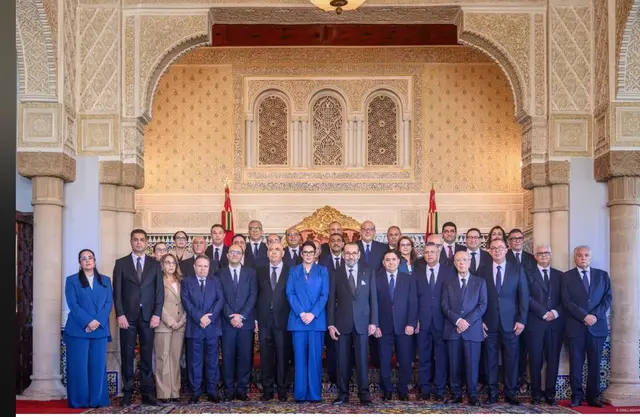 الملك محمد السادس يستقبل رئيسة الحكومة المعينة فاطمة الزهراء المنصوري وأعضاء الحكومة الجديدة